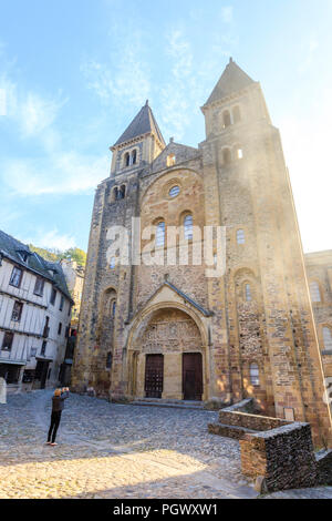 La France, l'Aveyron, Conques, étiqueté Les Plus Beaux Villages de France (Les Plus Beaux Villages de France), s'arrêter sur El Camino de Santiago, Sainte Fo Banque D'Images