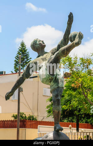 Statue de Natan Panz (Septembre 28, 1917 - Avril 28, 1948) un joueur de football juive de Palestine obligatoire, qui a joué pour Maccabi Tel Aviv et Beit Banque D'Images