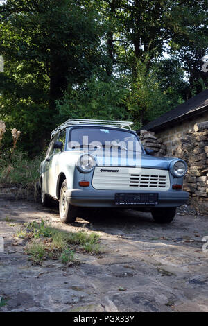 Low angle Vue de face de la Trabant break a été produite de 1957 à 1990 par l'ex-Allemagne de l'Est Banque D'Images