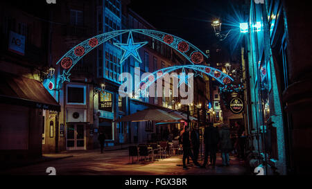 OURENSE GALICE ,/ESPAÑA - 24 de diciembre de 2017 : Luces de navidad en las calles. Banque D'Images
