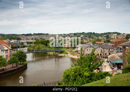 UK, Devon, Exeter, Cricklepit pont à travers la rivière Exe de Colleton Crescent Banque D'Images