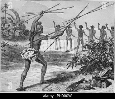 Le noir et blanc vintage print, illustrant l'Hawaiian King Kamehameha, portant un mahiole (casque à plumes) et de courte tunique, effectuant un exploit au cours de laquelle il se défend contre six lances lancées simultanément, en tournant trois avec sa propre lance et attraper les trois autres dans son autre main, publié dans le volume de bois John George 'Les Barbares de courses hommes dans tous les pays du monde, d'être un compte rendu exhaustif de leurs habitudes et de leurs coutumes, et de leur développement physique, social, mental, moral et religieux des', 1877. Avec la permission de Internet Archive. () Banque D'Images