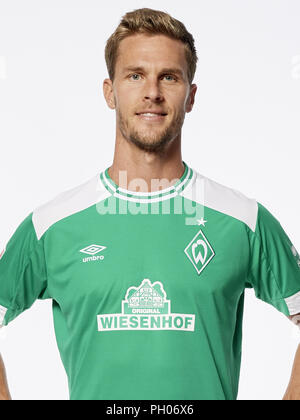 Brême, Allemagne. 10 juillet, 2018. Bundesliga, le Werder Brême photocall officiel pour la saison 2018/19 à Brême, Allemagne : Sebastian Langkamp ; Credit : nordphoto/Werder Brême Attention : pas de médias sociaux et des galeries de photos en ligne autorisé. Utilisation dans le monde entier |/dpa/Alamy Live News Banque D'Images