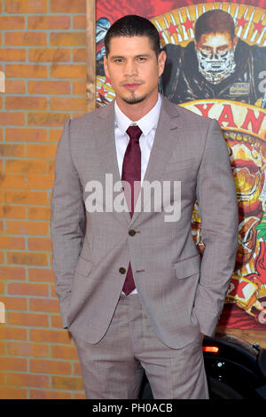 JD Pardo assistant à la première de FX'S 'Mayans M.C." au théâtre chinois de Grauman le 28 août 2018 à Hollywood, Californie. Banque D'Images