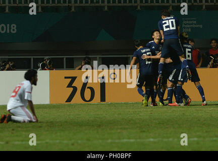 Bogor, Java ouest. Août 29, 2018. Les joueurs du Japon célébrer au cours de la men ?s en demi-finale de football entre le Japon et th Emirats Arabes Unis lors de la 18e Jeux asiatiques à Cibinong, Bogor, Java ouest, Indonésie. Le 29 août 2018. Ti'Kuncahya Crédit : B./Xinhua/Alamy Live News Banque D'Images