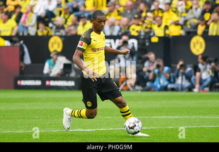 Signal Iduna Park Dortmund Allemagne 26,8.2018, Bundesliga allemande saison 2018/19 match jour 1, Borussia Dortmund (BVB) vs RB Leipzig ---- Abdou Diallo (BVB) Banque D'Images