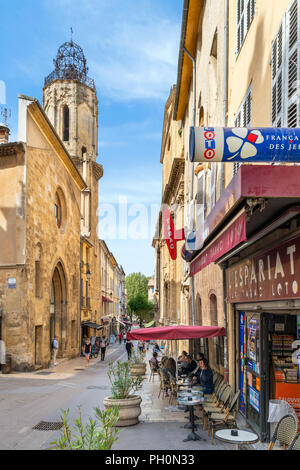 Cafe sur la Rue La Fayette dans la vieille ville, Aix-en-Provence, Provence, France Banque D'Images