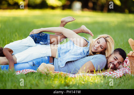 Happy Family having fun time on picnic Banque D'Images