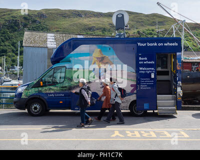 Royal Bank of Scotland, la banque mobile au port de Mallaig, en Écosse. Qui fournissent des services bancaires à des collectivités éloignées. Banque D'Images