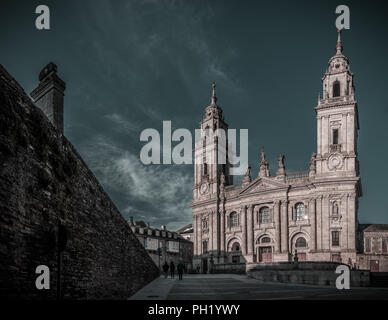 LUGO, Galice/ESPAÑA - 05 de abril de 2018 : Paseo por las calles de Lugo, cathédrale de Lugo Banque D'Images