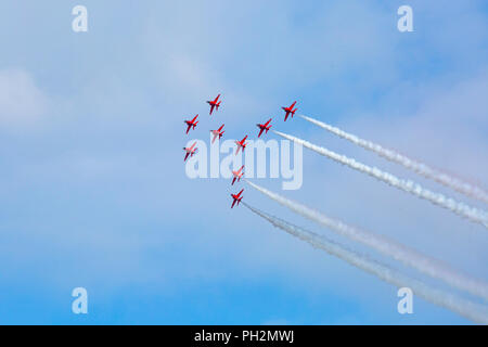 Bournemouth, Dorset, England UK. 30 août 2018. Les Nations Unies favoris - les flèches rouges effectuer le 1er jour de la 11e édition du Festival de l'air de Bournemouth. Credit : Carolyn Jenkins/Alamy Live News Banque D'Images