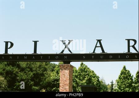 Close-up de signer à l'entrée de la porte des studios d'animation Pixar à Emeryville, Californie, le 12 juin 2018. () Banque D'Images