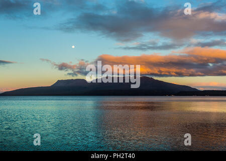 Jetée sur le lac Tarawera Banque D'Images