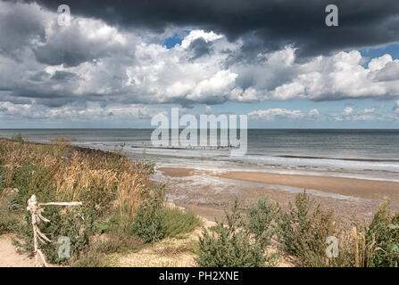 Happisburgh beach vue depuis la falaise, Norfolk, Royaume-Uni. Banque D'Images