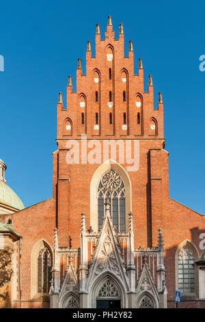 Belle vue sur la Basilique de la Sainte Trinité et monastère dominicain, Pologne Banque D'Images