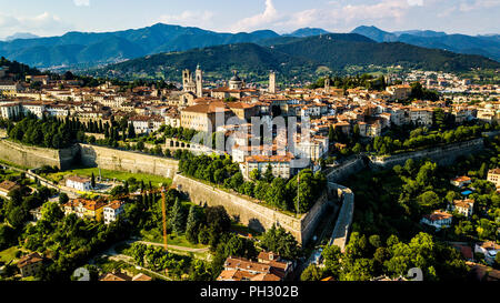 Ville Haute ou Ville Haute, vieille ville fortifiée de Bergamo, Italie Banque D'Images