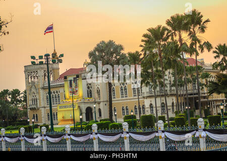 Bangkok, Thaïlande - 2 mars, 2017 : Avis de Thai Khu Fah building, les bureaux du Premier Ministre de la Thaïlande et le nommé des ministres du cabinet. Banque D'Images