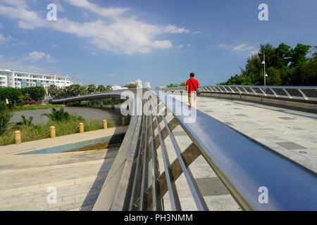 Ánh Cầu Sao (pont en arc-en-ciel ou Starlight Bridge), Ho Chi Minh Ville (Saigon) Vietnam Banque D'Images