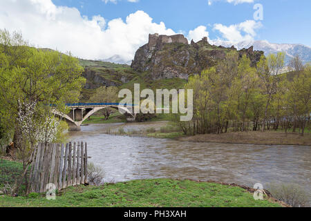 Atshkuri et forteresse de la Mtkvari, dans le village d'Atskhuri, Géorgie. Banque D'Images