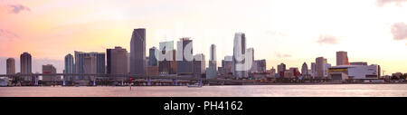 Vue panoramique du centre-ville de Miami skyline at Dusk, Florida, USA Banque D'Images