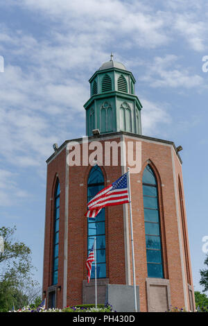 Westbury, NY - Août 21, 2018 Le parc commémoratif des anciens combattants en hommage aux anciens combattants d'Eisenhower dans diverses branches de service. Banque D'Images