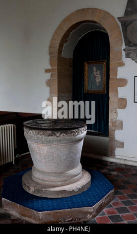 La police dans l'église de St Edmund, Stoulton, Worcestershire, Angleterre, RU Banque D'Images