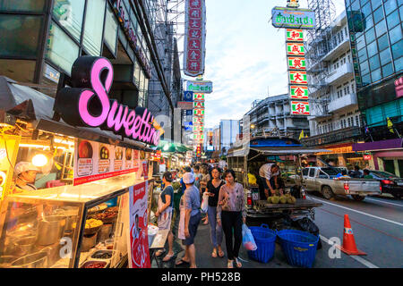 Bangkok, Thaïlande - 24 juillet 2018 : Street Food à Chinatown Banque D'Images