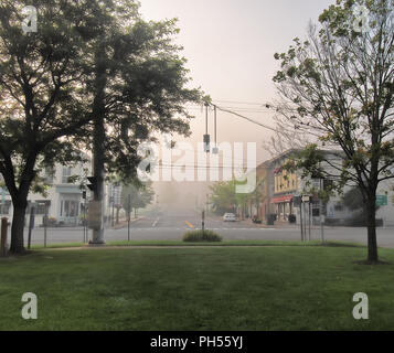 Oxford, New York, USA. Le 29 août 2018. Le petit village d'Oxford, New York sur une chaude et matin brumeux de l'été Banque D'Images