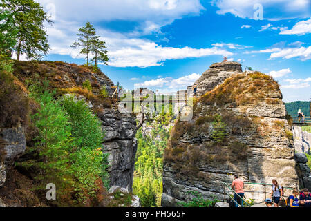 Les montagnes de grès de l'Elbe fait partie de la Suisse Saxonne Parc National en Allemagne Banque D'Images