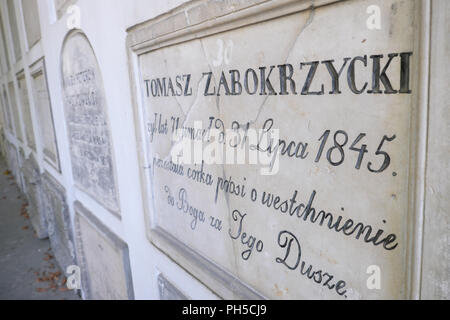 Pologne Varsovie tombes et monuments commémoratifs au grand cimetière de Powązki Banque D'Images