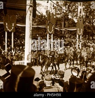 Le maréchal Ferdinand Foch et le général Joseph Joffre pendant la revue de la victoire, Paris, France, 1918. Artiste : Inconnu. Banque D'Images