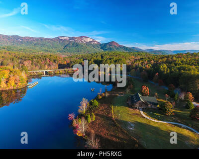 Antenne de drone Table Rock State Park près de Greenville en Caroline du Sud SC Banque D'Images