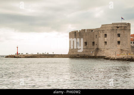 Ville de Dubrovnik, site de l'UNESCO, les vieux murs de défense, la forteresse St John Banque D'Images