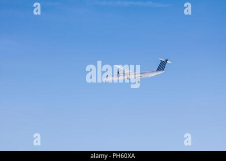 Delta Connection, Canadair CRJ-900, en 2011 couleurs, sur l'approche à l'Aéroport Pierre Elliott Trudeau, Dorval, QC, Banque D'Images