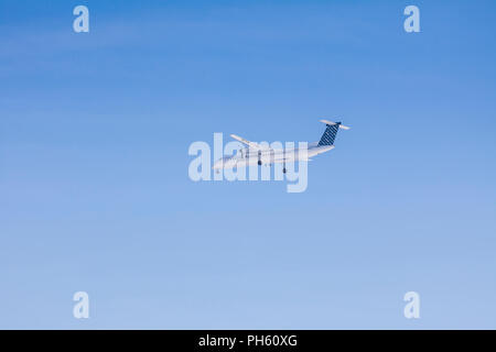 Delta Connection, Canadair CRJ-900, en 2011 couleurs, sur l'approche à l'Aéroport Pierre Elliott Trudeau, Dorval, QC, Banque D'Images