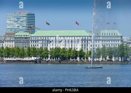 L'hôtel Vier Jahreszeiten, Alsterfontaene, Binnenalster, Hamburg, Deutschland Banque D'Images
