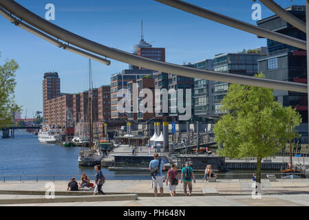 Traditionsschiffhafen Sandtorhafen Magellan-Terrassen,,, Hafencity, Hambourg, Allemagne Banque D'Images