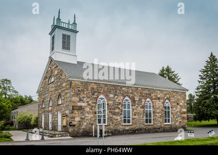 Crawford, NY /USA - 9 juin 2018 : l'église en pierre historique dans l'État de New York. Banque D'Images