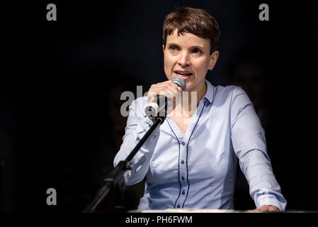 Frauke Petry parlant à une démonstration de l'AfD à Berlin en 2015 Banque D'Images