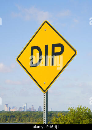 Inscrivez-Dip With City Skyline Banque D'Images