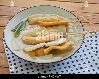 Pâte de poisson alimentaire asiatique stew, eomuk tang Banque D'Images