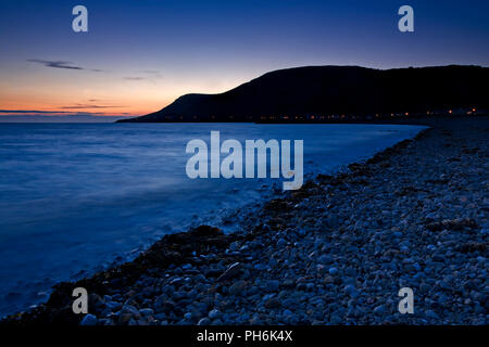 Les couleurs du crépuscule sur la côte nord du Pays de Galles à Llandudno Banque D'Images