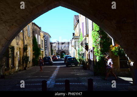 Vues du Centre et des rues de la bastide médiévale de Monpazier village dans la région de la Dordogne Banque D'Images
