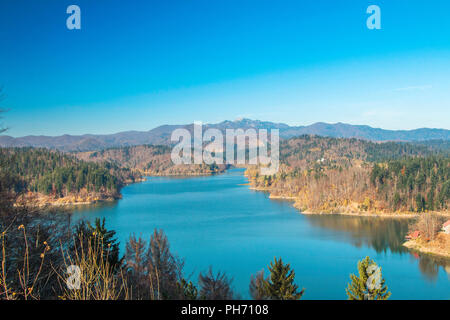 Vue panoramique du lac Lokvarsko, belle montagne paysage d'automne, Lokve, Gorski kotar, Croatie Banque D'Images