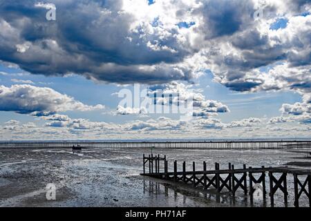 La capture d'une magnifique vue panoramique sur la plus longue jetée dans le monde, à l'extrémité sud sur la mer, l'Essex. Banque D'Images