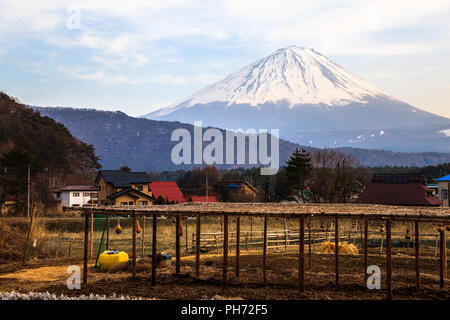 Vue sur le Mt Fuji de iyashino village sato Banque D'Images