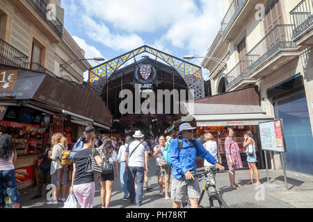 Entrée de St Josep La Boqueria Indoro marché alimentaire à Barcelone, Espagne Banque D'Images