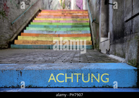 Le mot respect on colorful perron, Scala, Holsteiner Treppe, Wuppertal, Allemagne Banque D'Images