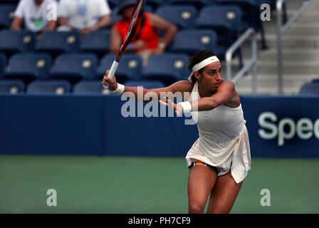 Flushing Meadows, New York - 30 août 2018 : US Open de Tennis : Caroline Garcia, de la France au cours de son deuxième tour victoire sur Monica Puig de Puerto Rico à l'US Open à Flushing Meadows, New York. Crédit : Adam Stoltman/Alamy Live News Banque D'Images