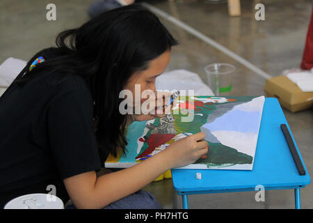 Quezon City, Philippines. Août 31, 2018. L'étudiant participe à la 2018 Spot On-The-concours de peinture dans la ville de Quezon, Philippines, le 31 août 2018. La compétition vise à accroître la sensibilisation de l'environnement et de la conservation de la faune parmi les enfants. Credit : Rouelle Umali/Xinhua/Alamy Live News Banque D'Images